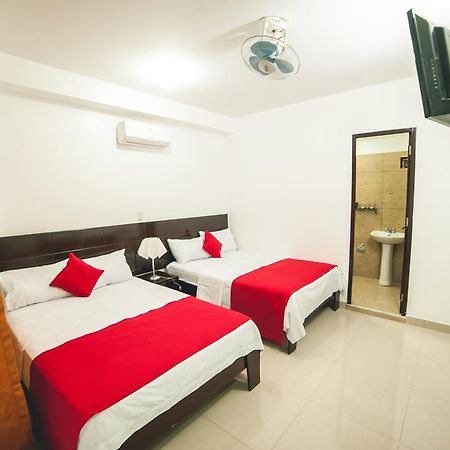 Hotel Luxor Pucallpa Exteriör bild